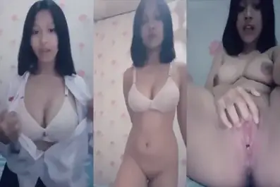 Cewek muda langsing pamer body montok