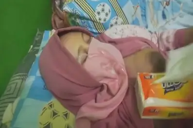 Ngenoto Dengan Bercadar Dan Cum Di Muka